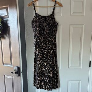 Elegant Black and Tan Patterned Dress